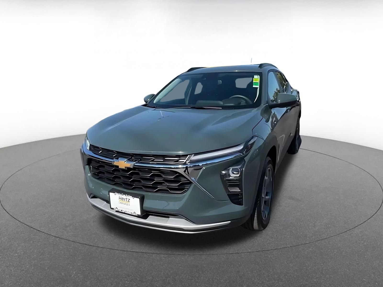 Used 2025 Chevrolet Trax LT FWD image 6