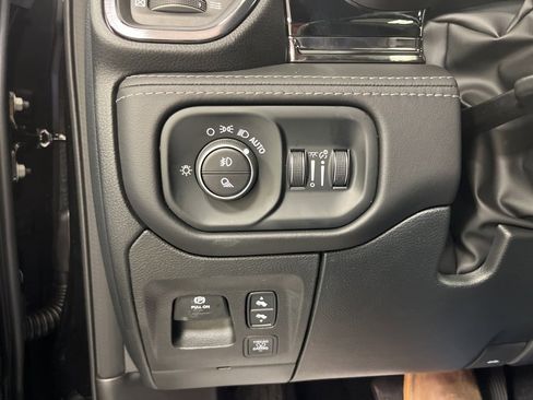 New 2025 RAM 1500 Limited w/ Off Road Group image 22