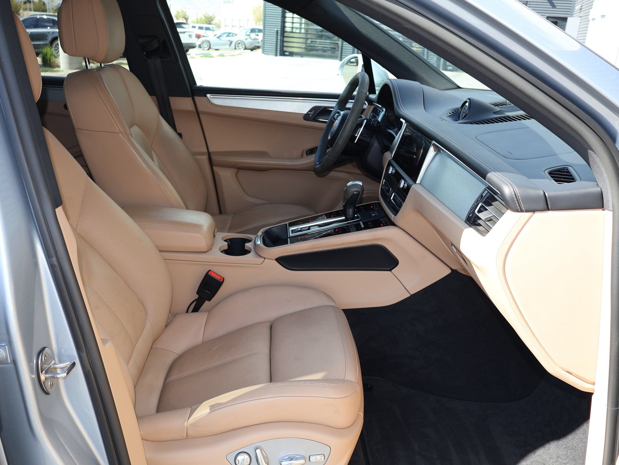 Used 2024 Porsche Macan S AWD/4WD image 31