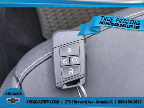Used 2024 Volkswagen Taos SE FWD image 28