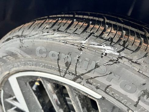 New 2025 Nissan Versa SR w/ Trunk Package image 44