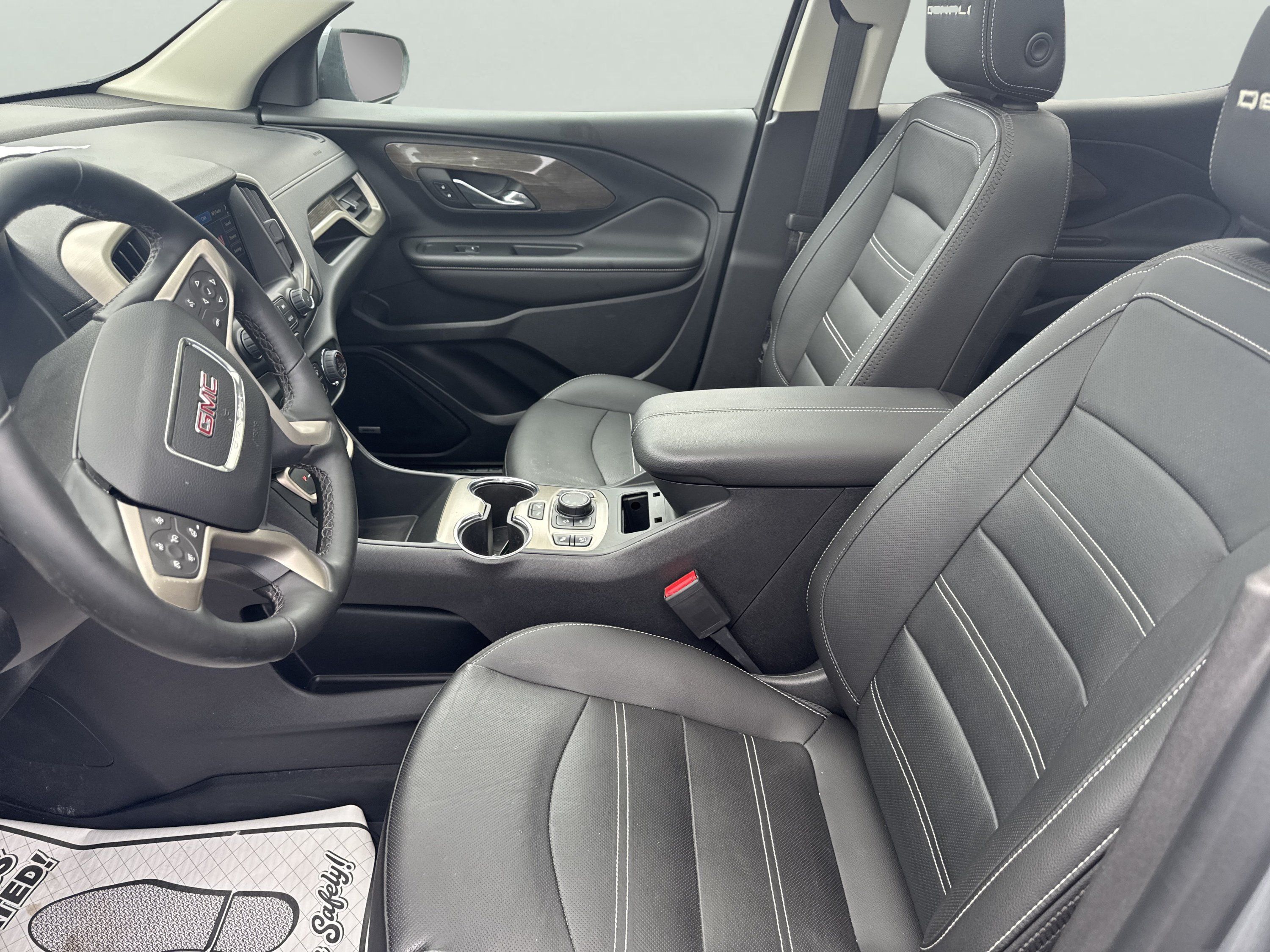 Used 2023 GMC Terrain Denali w/ Denali Premium Package AWD/4WD image 11