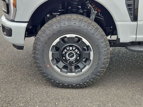 New 2026 Ford F250 Platinum w/ Tremor Off-Road Package image 36