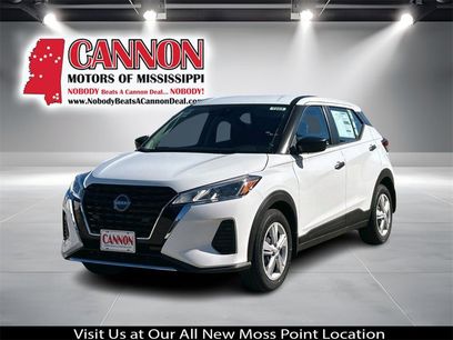 New 2025 Nissan Kicks Play S