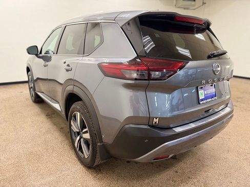 Used 2023 Nissan Rogue SL w/ SL Premium Package image 3