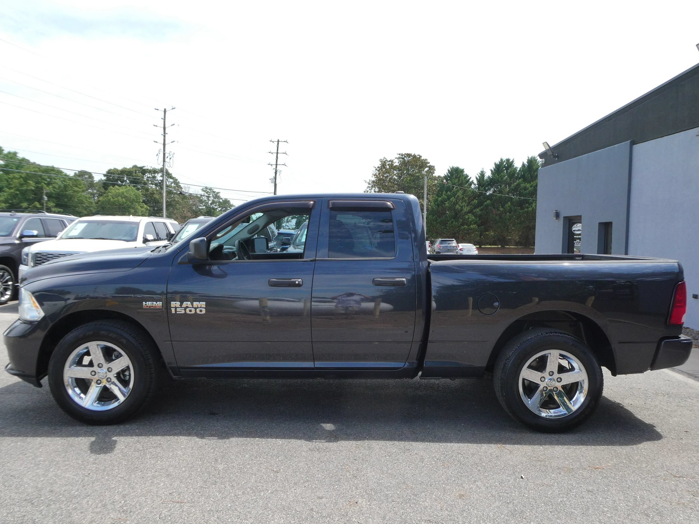 Used 2014 RAM 1500 Express RWD image 9