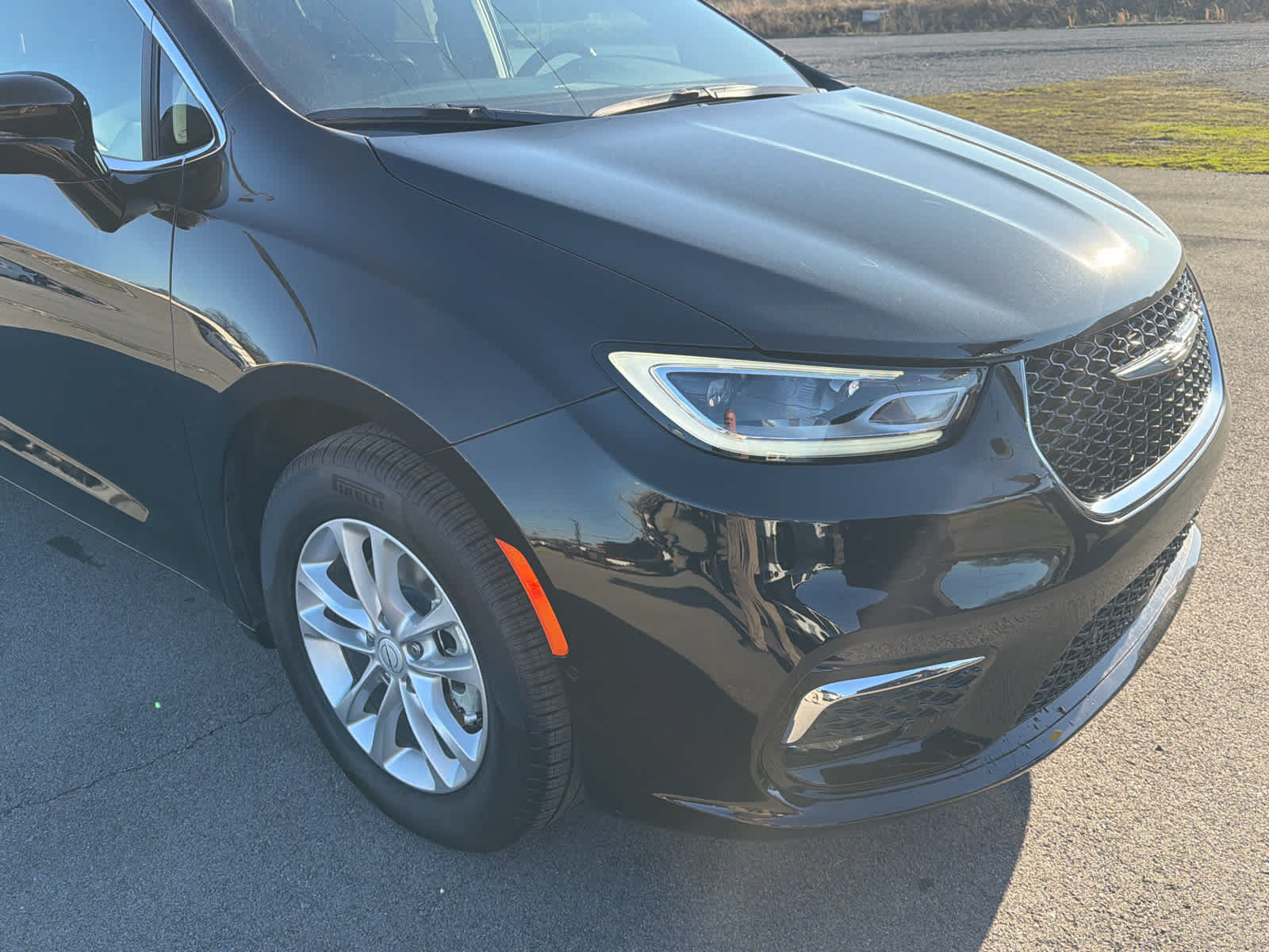 New 2026 Chrysler Pacifica Select FWD image 8