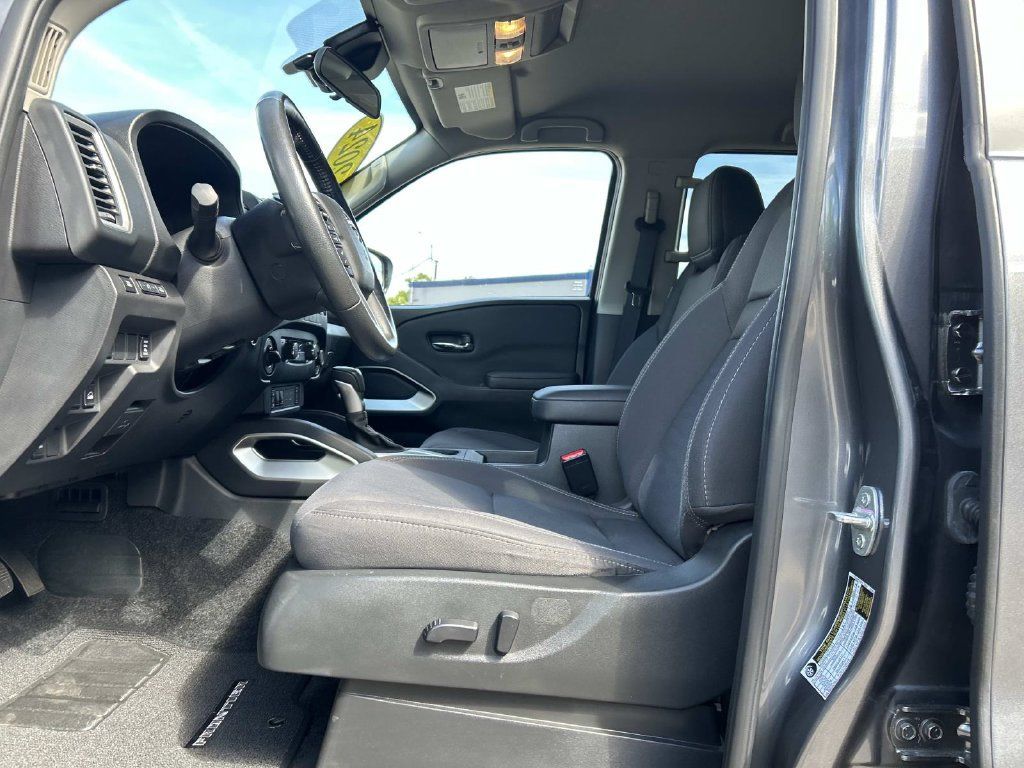 Certified 2024 Nissan Frontier SV w/ SV Convenience Package AWD/4WD image 13