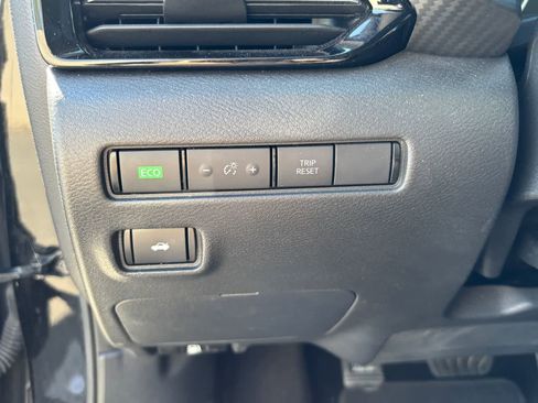 Used 2022 Nissan Sentra SR w/ Midnight Edition image 17