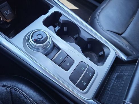 Used 2022 Ford Explorer Limited image 22