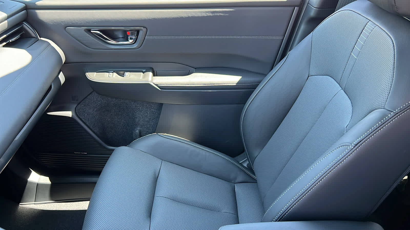 New 2026 Subaru Outback Touring XT AWD/4WD image 12