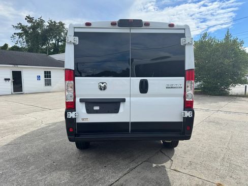 Used 2025 RAM ProMaster 2500 w/ U-Haul Equipment Group FWD image 9