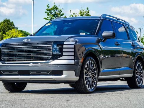 Certified 2026 Hyundai Palisade Calligraphy FWD image 9