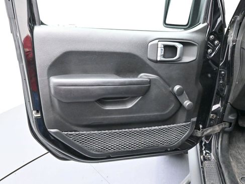 Used 2019 Jeep Wrangler Sport image 16