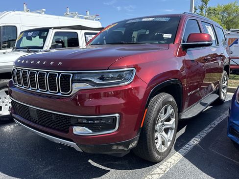 Used 2022 Jeep Wagoneer Series II AWD/4WD image 4