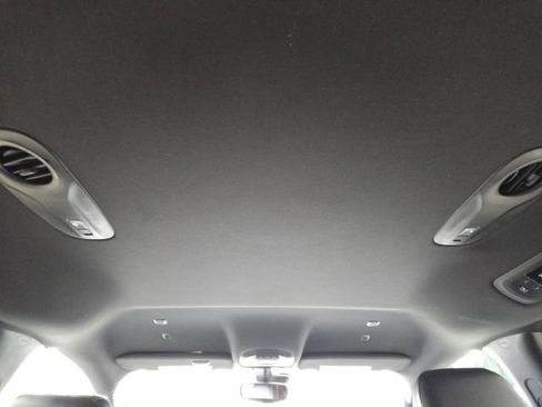 Used 2022 Chrysler Pacifica Touring-L w/ S Appearance Package FWD image 43