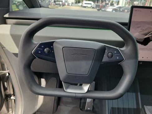 Used 2024 Tesla Cybertruck AWD Crew Cab image 16