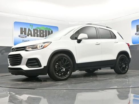 Used 2022 Chevrolet Trax LT w/ Sport Edition FWD image 19