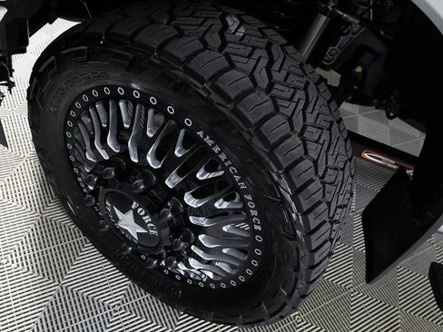 Used 2025 Ford F350 Platinum w/ Platinum Plus Package image 43