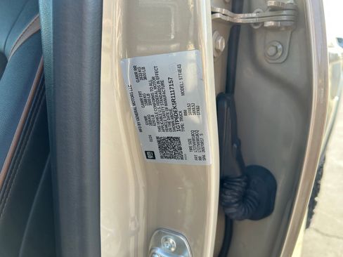 Used 2024 GMC Canyon AT4 w/ Technology Package image 32