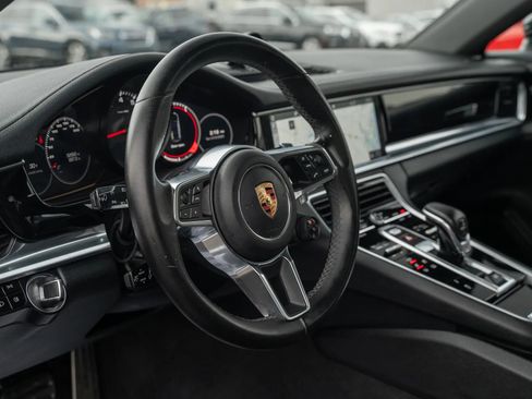 Used 2018 Porsche Panamera 4S image 16