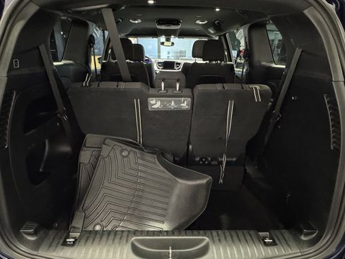 Used 2018 Chrysler Pacifica Touring Plus w/ S Appearance Package image 33