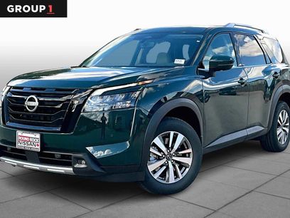 New 2025 Nissan Pathfinder SL