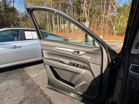 Used 2025 MAZDA CX-5 AWD 2.5 S w/ Preferred Package image 18