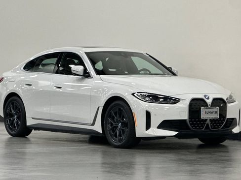 Used 2023 BMW i4 eDrive35 w/ Premium Package RWD image 2