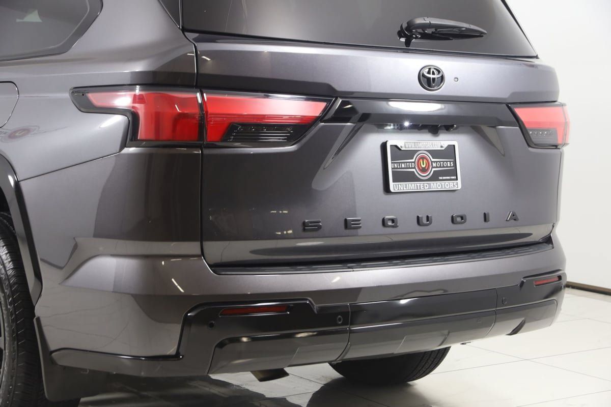 Used 2024 Toyota Sequoia Platinum AWD/4WD image 26