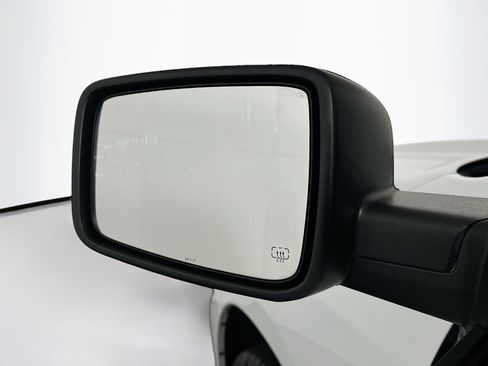 Used 2018 RAM 1500 Express image 16