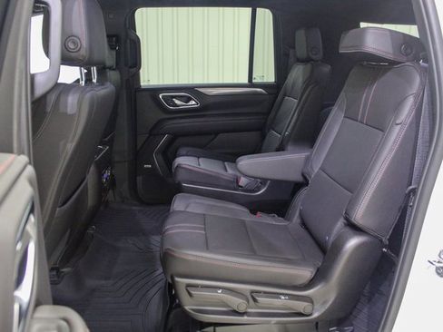 Used 2023 Chevrolet Suburban RST w/ Sport Performance Package image 19