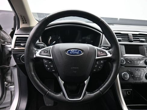 Used 2017 Ford Fusion SE image 14