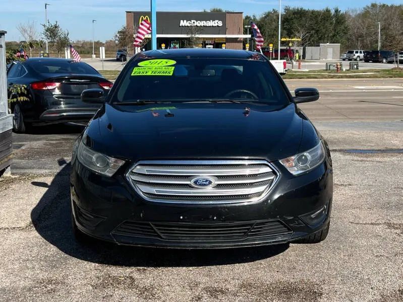 Used 2015 Ford Taurus SEL FWD image 3