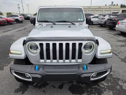 Used 2023 Jeep Wrangler Unlimited Sahara w/ Cold Weather Group AWD/4WD image 19