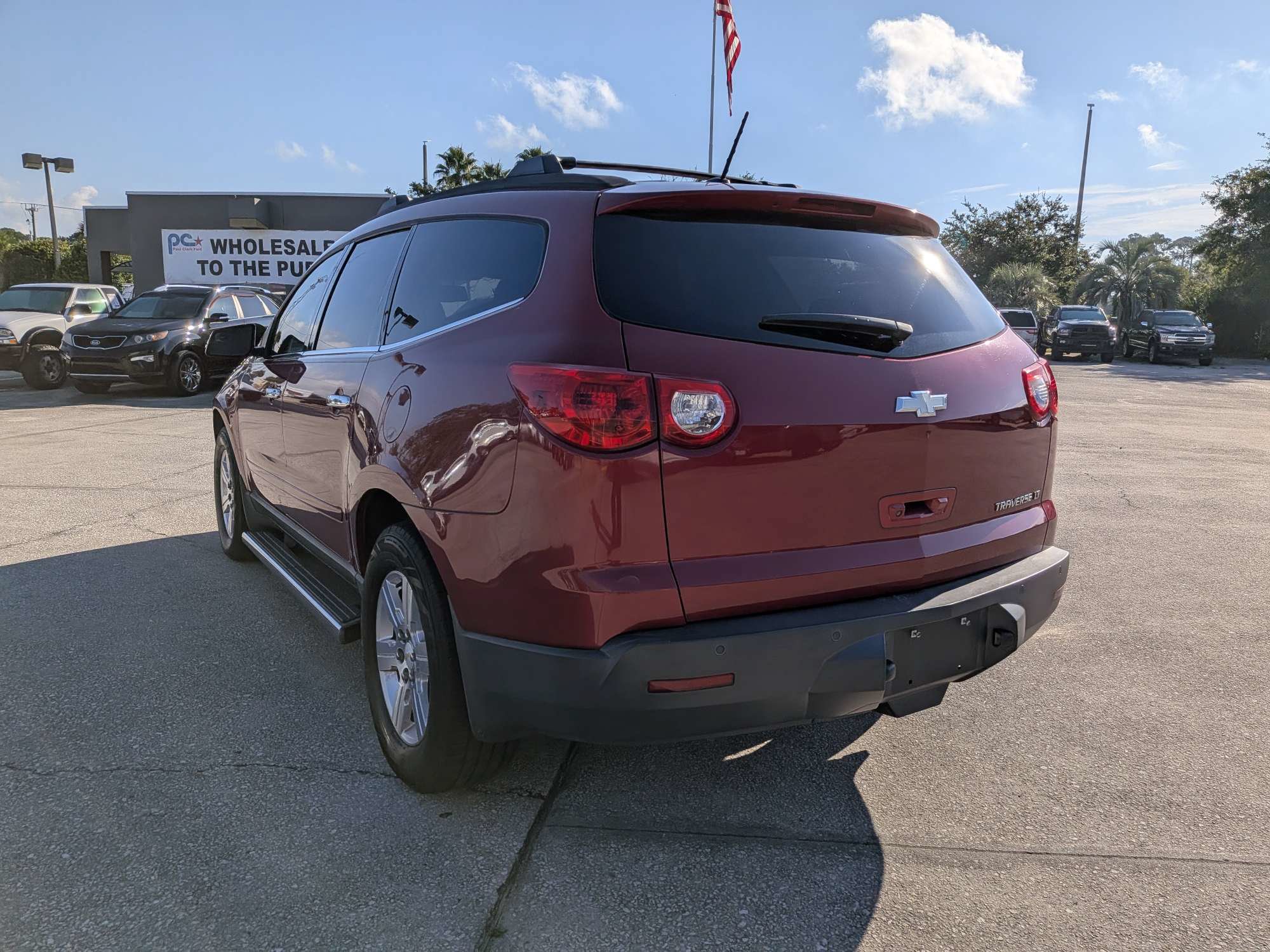 Used 2012 Chevrolet Traverse LT w/ LPO, 'HIT The Road' Package FWD image 6