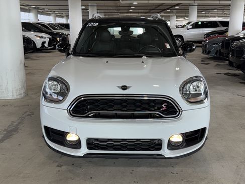 Used 2019 MINI Cooper Countryman S w/ Driver Assistance Package FWD image 3