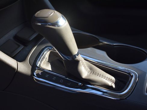 Used 2018 Chevrolet Cruze Premier image 24