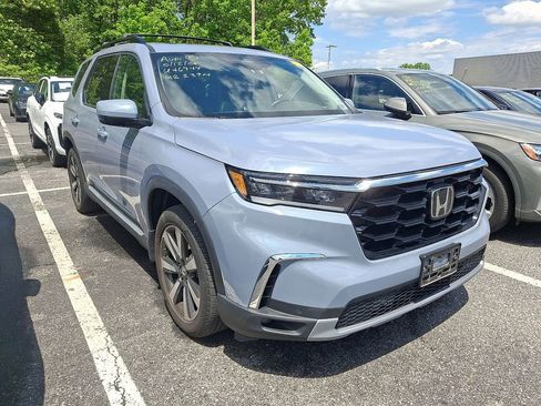 Used 2023 Honda Pilot Touring image 3