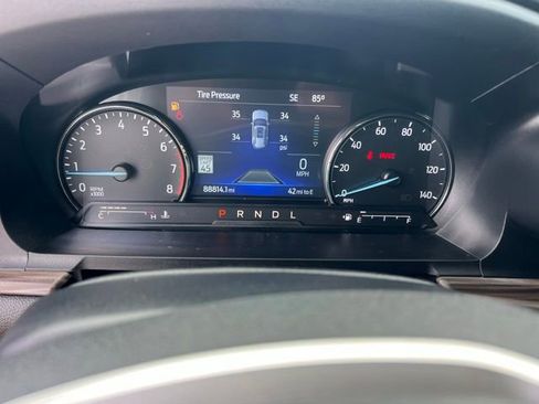 Used 2022 Ford Explorer Limited w/ Equipment Group 301A RWD image 17