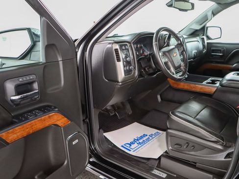 Used 2017 Chevrolet Silverado 1500 High Country image 3