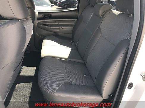 Used 2015 Toyota Tacoma 4x4 Double Cab w/ TRD Off-Road Package image 17