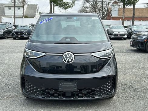 New 2025 Volkswagen ID. Buzz Pro S RWD image 2