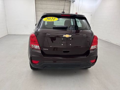 Used 2021 Chevrolet Trax LS FWD image 4