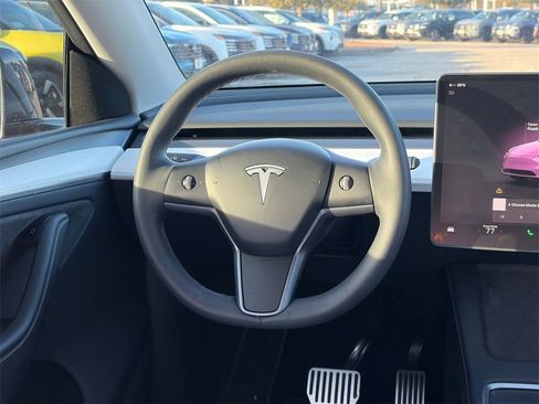 Used 2024 Tesla Model Y Long Range image 22