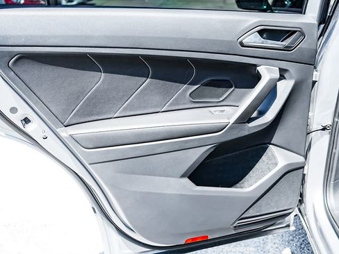 Used 2024 Volkswagen Tiguan SE R-Line image 27