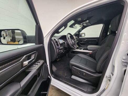 New 2026 RAM 1500 4x4 Crew Cab image 9