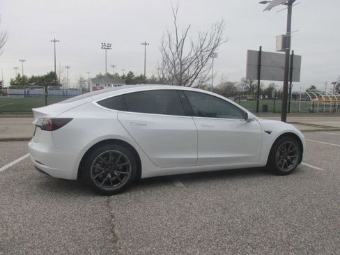 Used 2020 Tesla Model 3 image 21