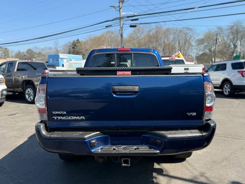 Used 2015 Toyota Tacoma 4x4 Access Cab V6 w/ TRD Sport Package image 5