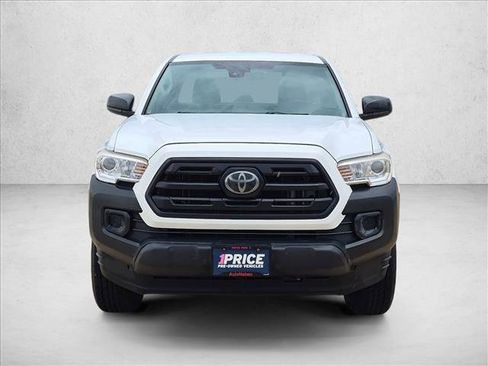 Used 2018 Toyota Tacoma SR RWD image 2